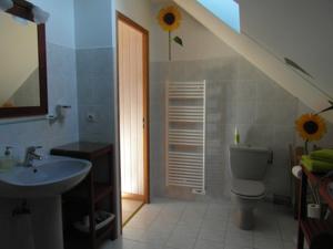 Chambres d'hotes/B&B Au Vieux Tilleul : Chambre Double ou Lits Jumeaux - Vue sur Jardin