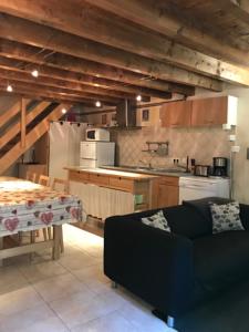 Hebergement Gite Ardoise Formigueres : Maison 3 Chambres