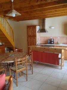 Hebergement Gite Ardoise Formigueres : Maison 3 Chambres