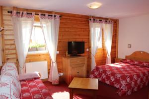 Hotel Restaurant & Spa Les Autanes : Chambre Triple