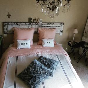 Chambres d'hotes/B&B Fontaine de Cerier : Chambre Double avec Terrasse