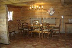 Hebergement Reine des Aravis - chalet isole : photos des chambres