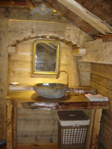 Hebergement Reine des Aravis - chalet isole : photos des chambres