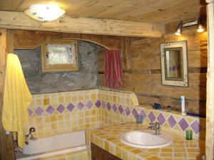 Hebergement Reine des Aravis - chalet isole : photos des chambres