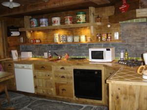 Hebergement Reine des Aravis - chalet isole : photos des chambres