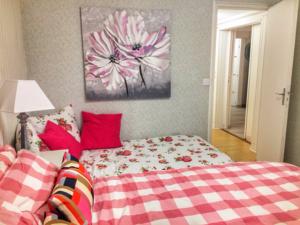 Hebergement Bordeaux Countryside Mountain Villa with big Pool : photos des chambres