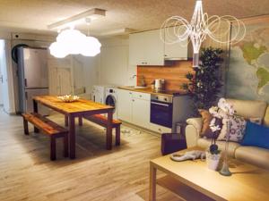 Hebergement Bordeaux Countryside Mountain Villa with big Pool : photos des chambres