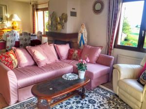 Hebergement Bordeaux Countryside Mountain Villa with big Pool : photos des chambres