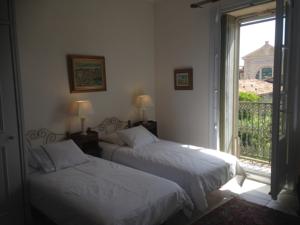 Chambres d'hotes/B&B D'oc D'or Chambre D'hotes : Chambre Double Supérieure - Vue sur Jardin