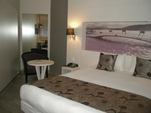 Hotel The Originals Montbeliard Sud Charme Hotel et Spa (ex Inter-Hotel) : photos des chambres