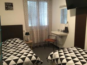Hotel Auberge la Petite Hutte : Chambre Lits Jumeaux Standard avec Salle de Bains Commune