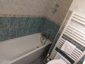 Hotel Logis de L'Europe Restaurant Le Cepage : photos des chambres