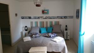 Chambres d'hotes/B&B Couvent de Nauviale : Chambre Familiale avec Baignoire