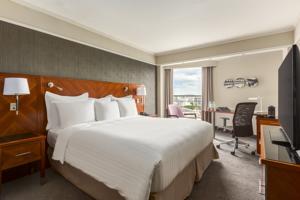 Paris Marriott Rive Gauche Hotel & Conference Center : Chambre - Vue sur Paris 