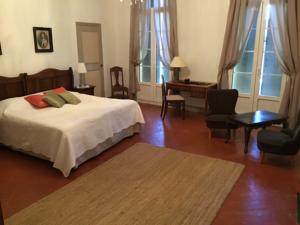 Chambres d'hotes/B&B La Maison Quarante : Chambre Double avec Lit d'Appoint