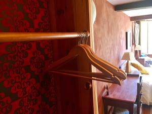 Hebergement Chambre d'Hotes La Grange des Ecrins : Chambre Double de Luxe sur Terrasse
