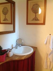 Chambres d'hotes/B&B L'auberge de la valdaine : Chambre Double ou Lits Jumeaux