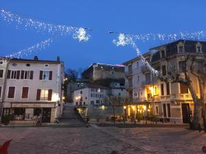 Hebergement Entre l'eglise et la place : photos des chambres