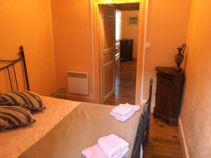 Hebergement Entre l'eglise et la place : photos des chambres
