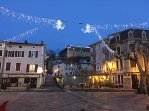 Hebergement Entre l'eglise et la place : photos des chambres
