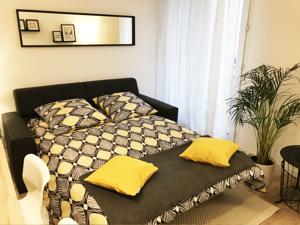 Appartement Studio face au Parc des Expos 3km de l'HyperCentre : photos des chambres