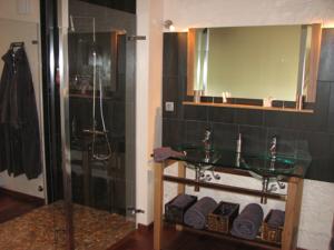 Chambres d'hotes/B&B Chambres d'Hotes Domaine Saint-Joly : Suite