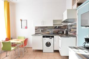 Appartement Joli T2 colore pres du Cours Julien - Air Rental : photos des chambres