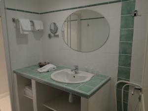 Nouvel Hotel du Commerce : photos des chambres