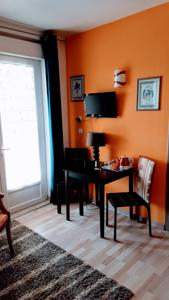 Hebergement Maison d'hote la Rotonde des Granes : Chambre Triple