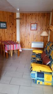 Hebergement Maison d'hote la Rotonde des Granes : Appartement 2 Chambres