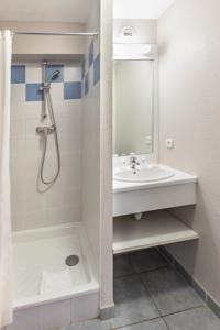 Hotel The Originals Gap Sud Le Cap (ex Inter-Hotel) : Appartement en Duplex (5-7 Personnes)