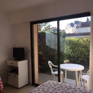 Hebergement Residence Royal Bearn : Studio Lits Jumeaux avec Terrasse - 20 m²