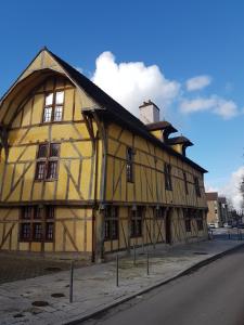 Appartement historique a Troyes : photos des chambres