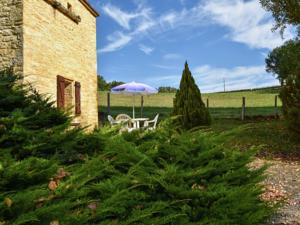 Hebergement Maison De Vacances - Degagnac : photos des chambres