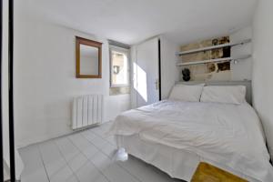 Hebergement Uzes Townhouse with Loggia & Views : photos des chambres
