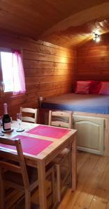 Hebergement Roulotte a qques km de Carcassonne : photos des chambres