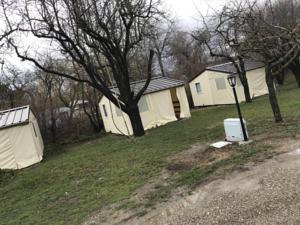 Hebergement Camping de Laragne : photos des chambres