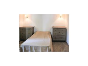 Hebergement Five-Bedroom Holiday Home in Grignan : photos des chambres