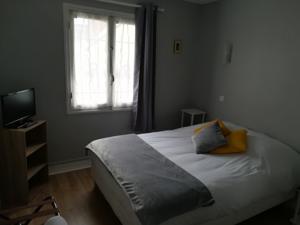 Hotel O PTi' NID : Petite Chambre Double avec Toilettes Communes