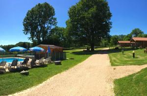 Hebergement Camping Des Papillons : photos des chambres