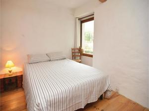 Appartement Three-Bedroom Apartment in St-Sebastien d'Aigref. : Appartement 3 Chambres