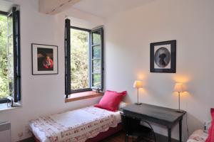Chambres d'hotes/B&B La Forge de Montolieu : Chambre Lits Jumeaux - Vue sur Jardin