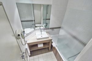 Hotel Kyriad Prestige Le Bourget - Aeroport : photos des chambres