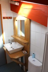 Chambres d'hotes/B&B Gite Saint Roch : Chambre Lits Jumeaux avec Salle de Bains