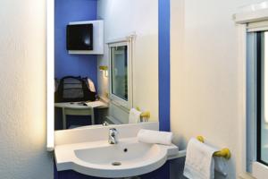 hotelF1 Calais Coquelles : photos des chambres