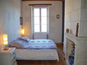Hebergement Three-Bedroom Holiday Home in Civray s/Esves : Maison de Vacances 2 Chambres