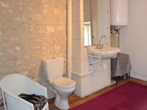 Hebergement Three-Bedroom Holiday Home in Civray s/Esves : photos des chambres