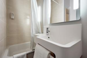 B&B Hotel AVRANCHES Baie du Mont St-Michel : Chambre Double 