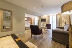 Nouvel Hotel du Commerce : Suite Supérieure 