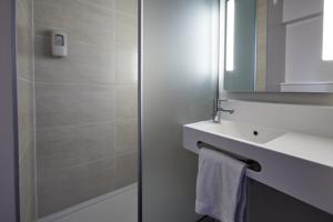 B&B Hotel Douai Parc Des Expos Cuincy : photos des chambres